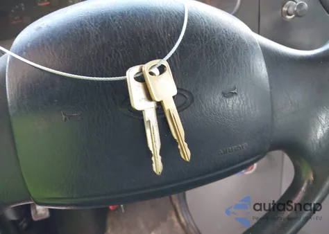 1997 Ford E-250 Standard из США, поврежденный, VIN 1FTHE2420VHB63557